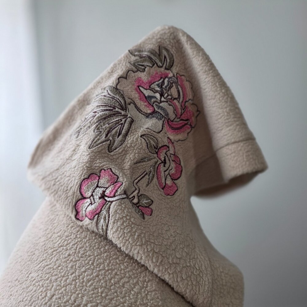 Rue 21 Floral Embroidered Fleece Cropped Hoodie Womens M Beige Cozy Y2K